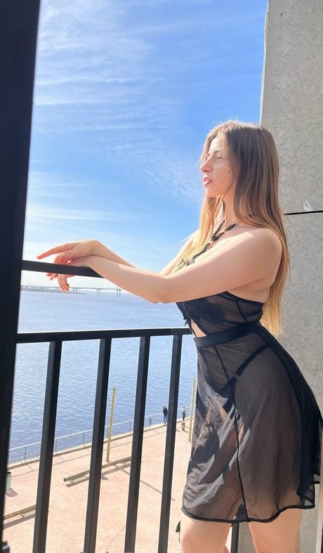 Elle Mira onlyfans leak free