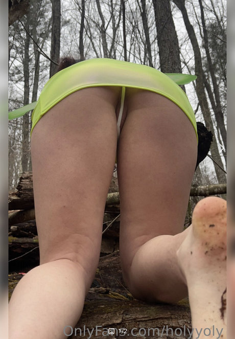 Holyyoly only fans photos