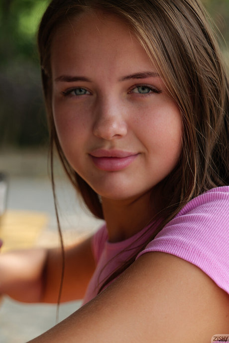 Olya Derkach ass onlyfans