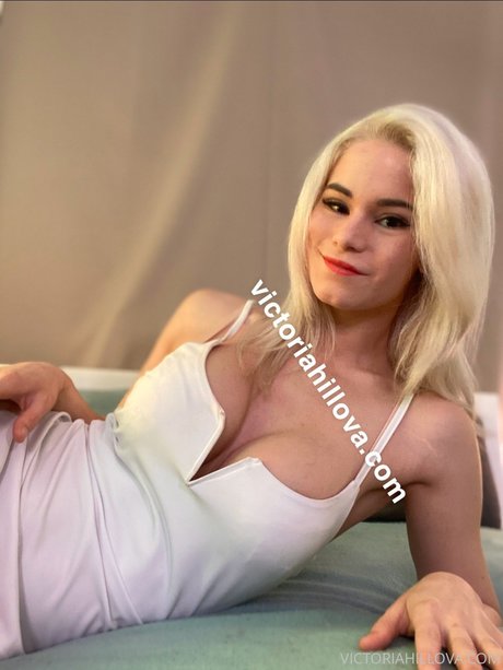 Victoria Hillova onlyfans strip tease