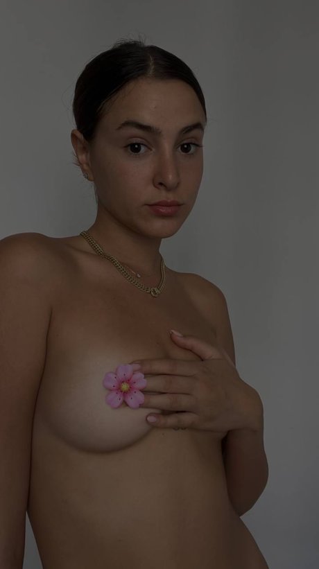 Yarden Lasry onlyfans sexy