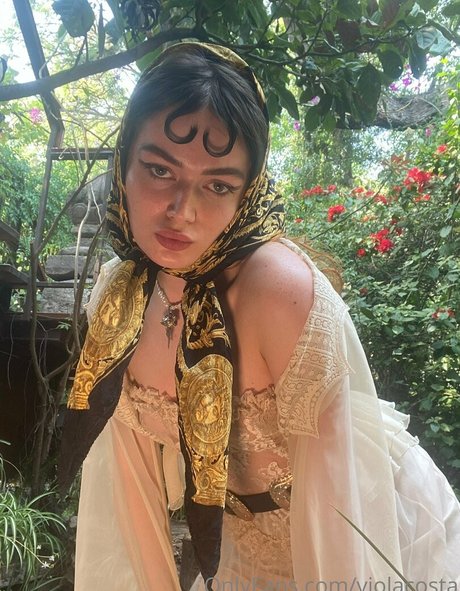 floraauclair onlyfans naked leak