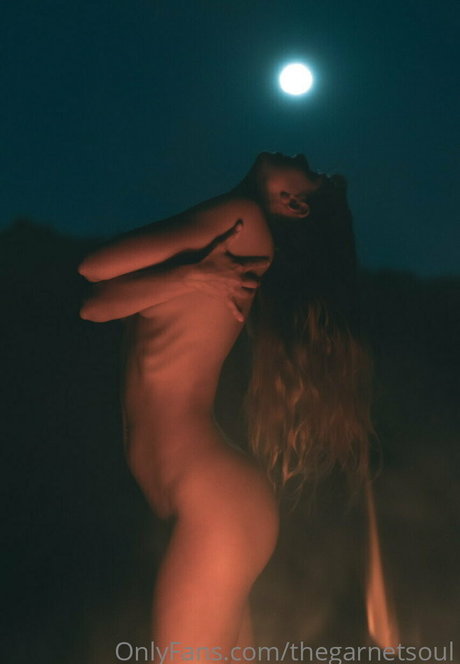 thegarnetsoul onlyfans nude tits