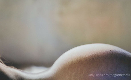 thegarnetsoul onlyfans nude content