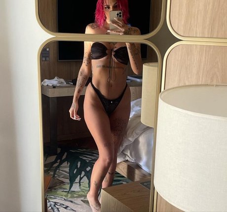 Azzy MC leaked onlyfans