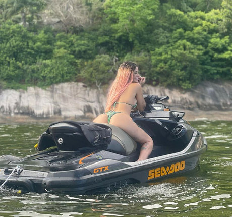 Azzy MC leaked onlyfans.