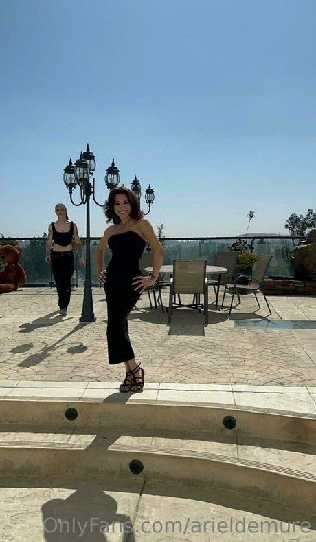 arieldemure onlyfans leaked tits