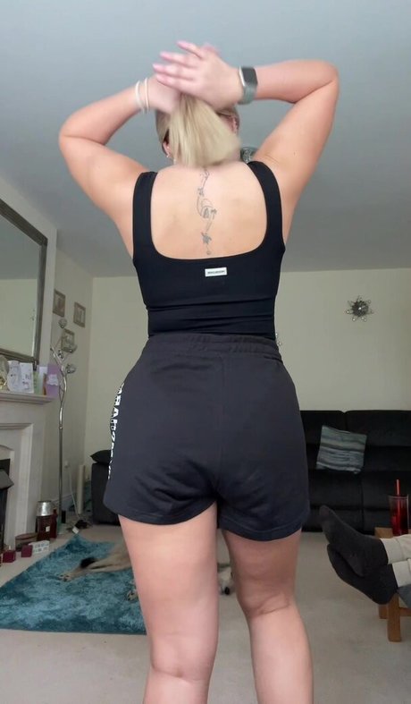 Robyn Emily onlyfans sex leaks