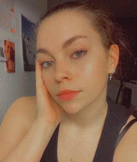 Anna Mungenast naked onlyfans leak