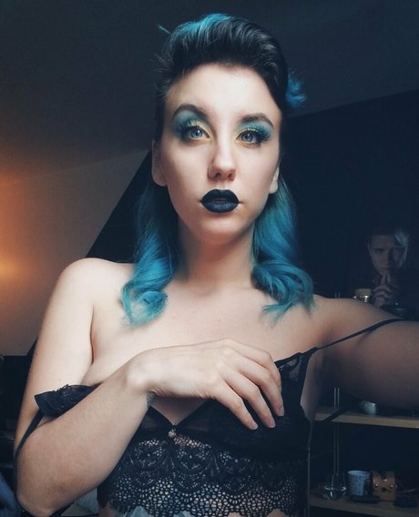 xoklautease Profile image