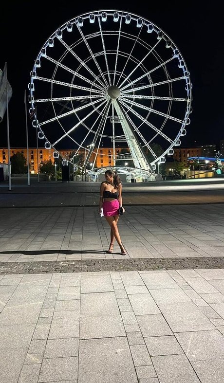 Esme Deacon onlyfans tits