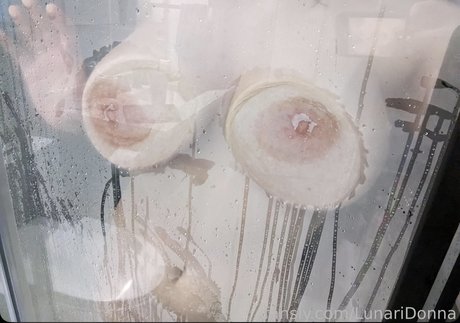 LunariDonna onlyfans model