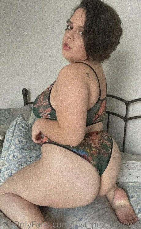 just peachpievip onlyfans porn leaked