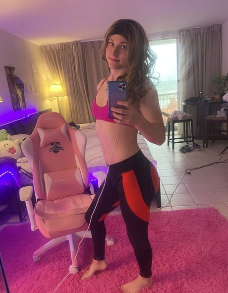 star onlyfans pornographic selfie