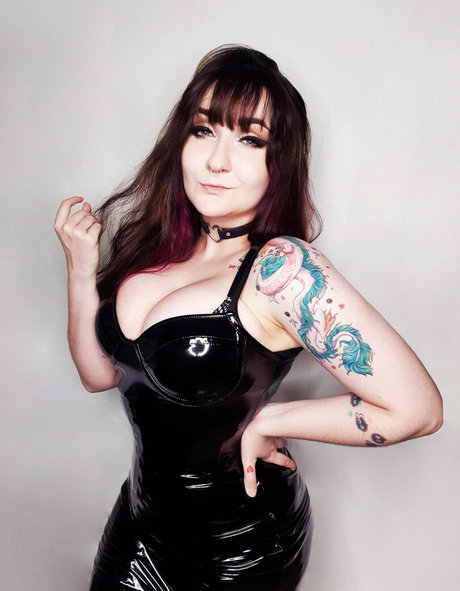 wzuia onlyfans striptease