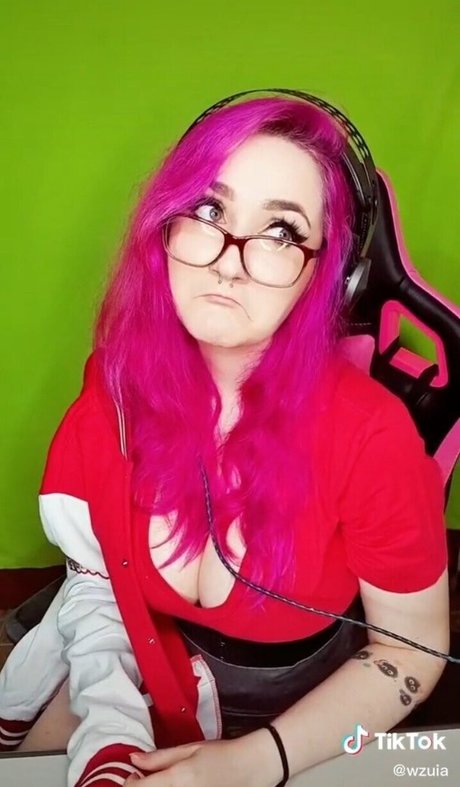 wzuia boobs onlyfans