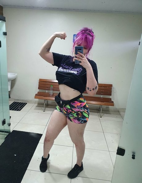 wzuia nude onlyfans pics