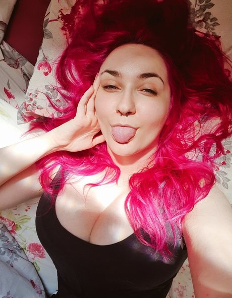 wzuia naked onlyfans