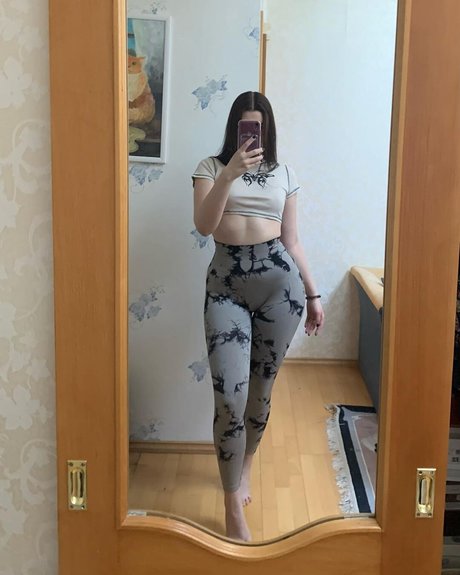 ell8ta strip onlyfans