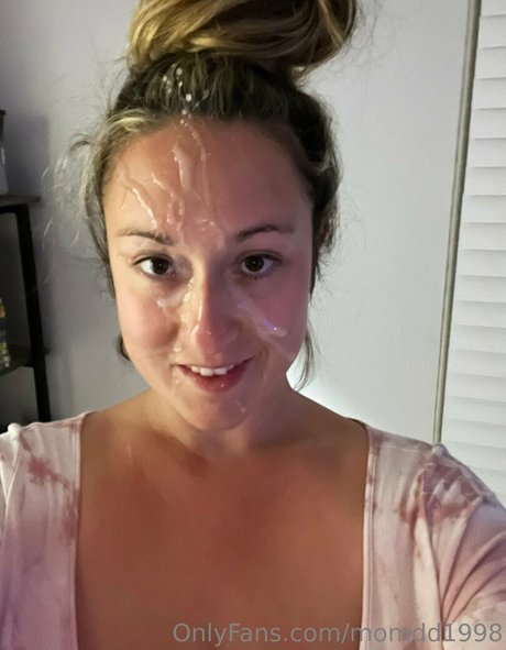 momdd1998 nudes only fans