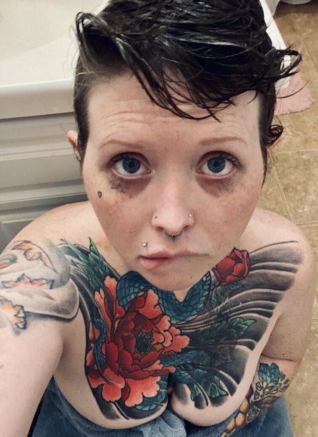 trashpanda4lyfeyo onlyfans model photo