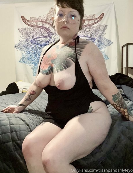 trashpanda4lyfeyo onlyfans photos