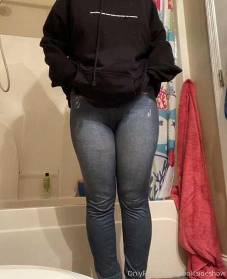 spookisideshow nude onlyfans pics