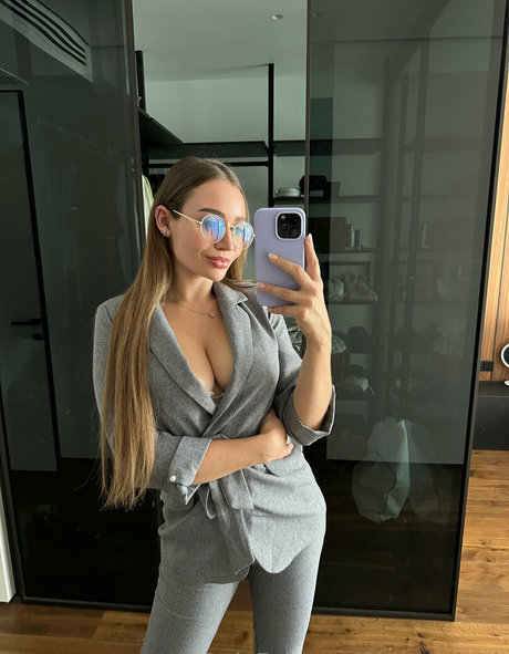 emanovak nude onlyfans pics