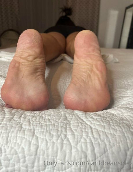 caribbeansolez onlyfans model photos