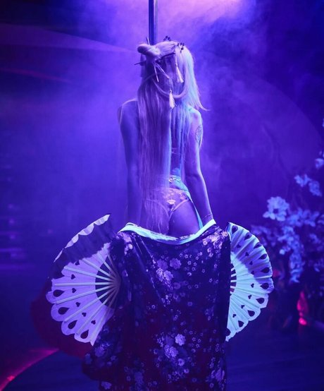 Lily AngeliCat onlyfans strip