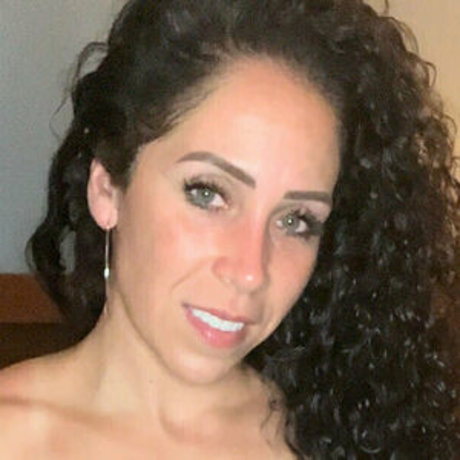 feistyviv onlyfans model photos