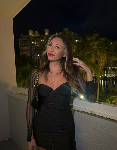 raynaroseetv onlyfans desnuda