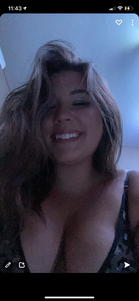 babygirllivyy nude on onlyfans