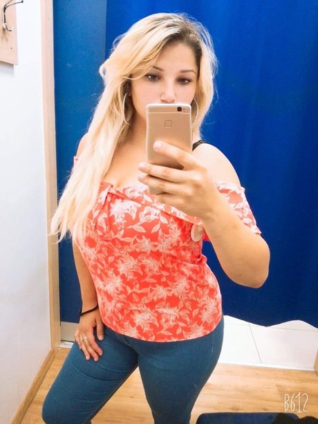 Rosiieella onlyfans leaks nude