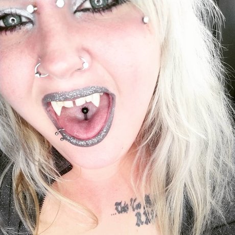 Silver Wolfe nude onlyfans pics