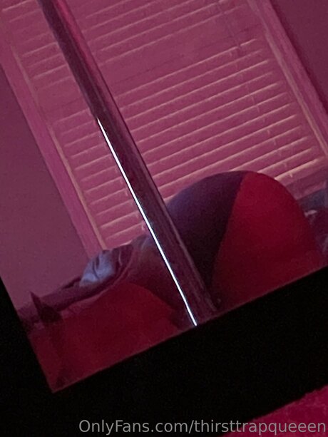 Queeen_ onlyfans naked porn