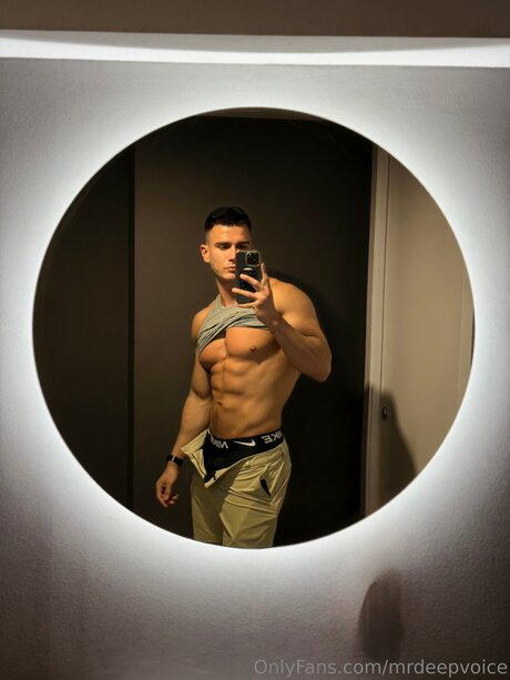MrDeepVoice onlyfans striptease
