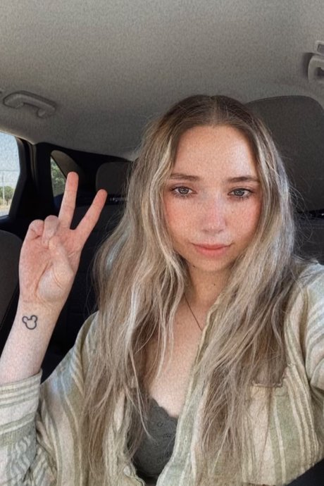 Tayletsplay_ onlyfans nude leaks