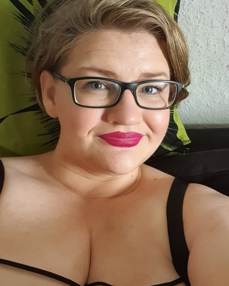 SexyLola onlyfans leaked free