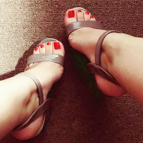 Emma Charlotte Feet  photo