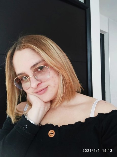 Stefani Loreto feet onlyfans