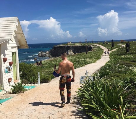 ebony girls onlyfans pornographic selfie