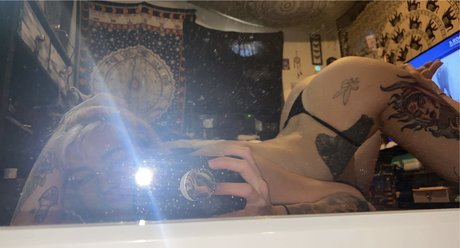 Kitty Vik_  self-portrait