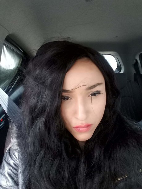 SLOUANI LENA feet onlyfans