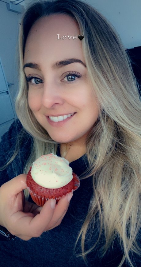 Saundra Sativa onlyfans ass