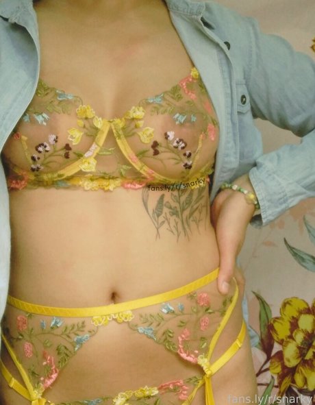 Shessnarky is on onlyfans