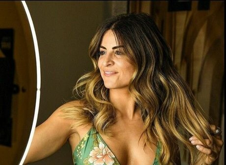 Alison Victoria onlyfans leajs