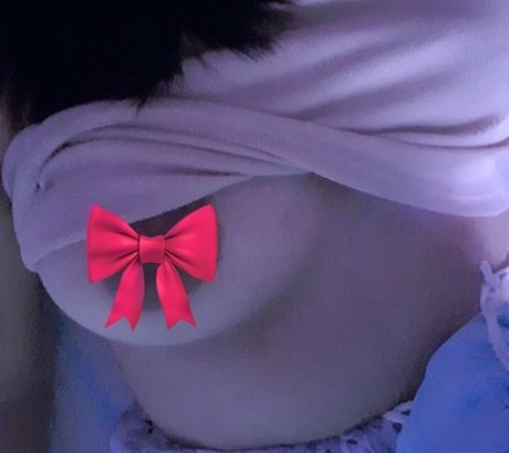 ramennx_ onlyfans strip