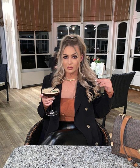 Victoria Hearn naked onlyfans leaked