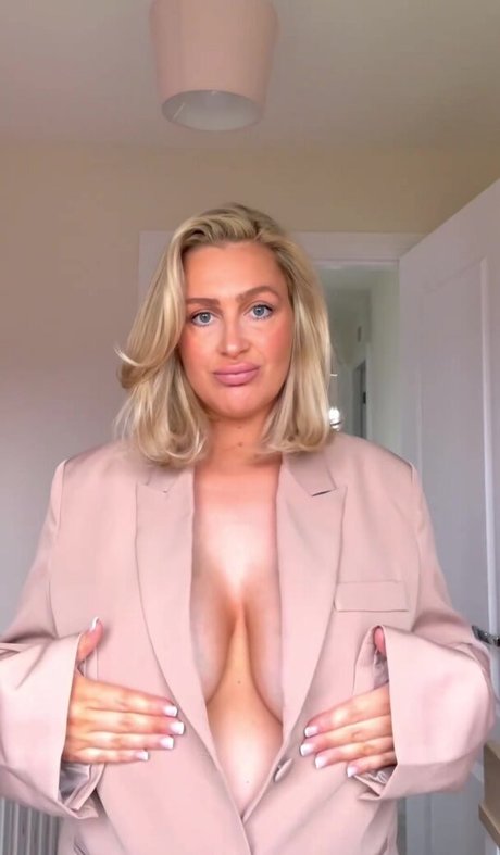 Victoria Hearn onlyfans lesk